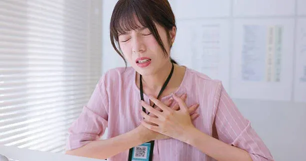 “자꾸 가슴이 두근거린다면” 스트레스보다 부정맥 신호일 수 있다
