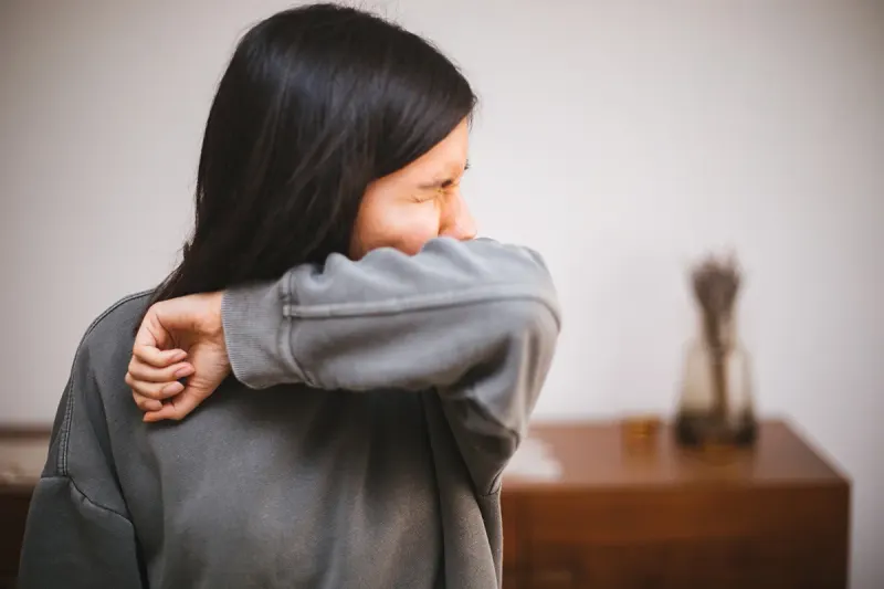 에어컨만 틀면 콧물과 재채기, 감기 아닌 ‘냉방성 코 자극’ 신호일 수 있다