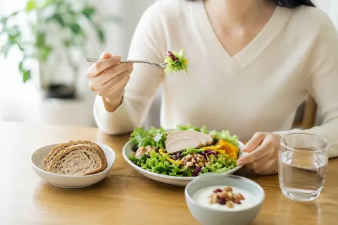 밥부터 먹는 식사 습관, 같은 한 끼라도 혈당 변화 달라질 수 있다