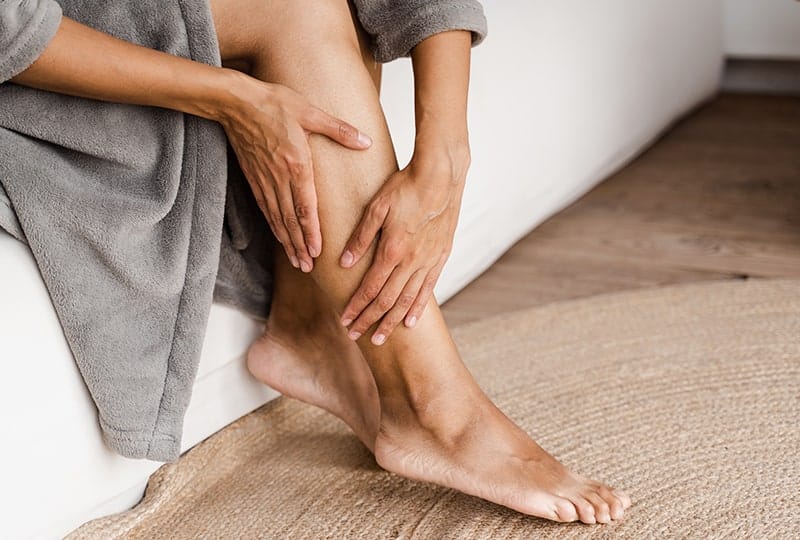 여름만 되면 다리가 무거워지는 이유 더위가 혈관과 부종에 미치는 영향
