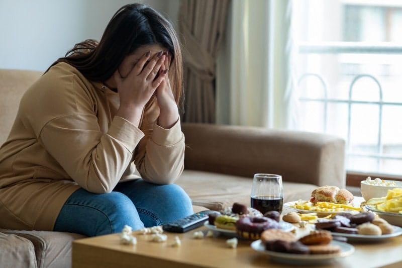 과식하는 사람, 식욕보다 ‘빨리 먹는 습관’이 문제일 수 있다