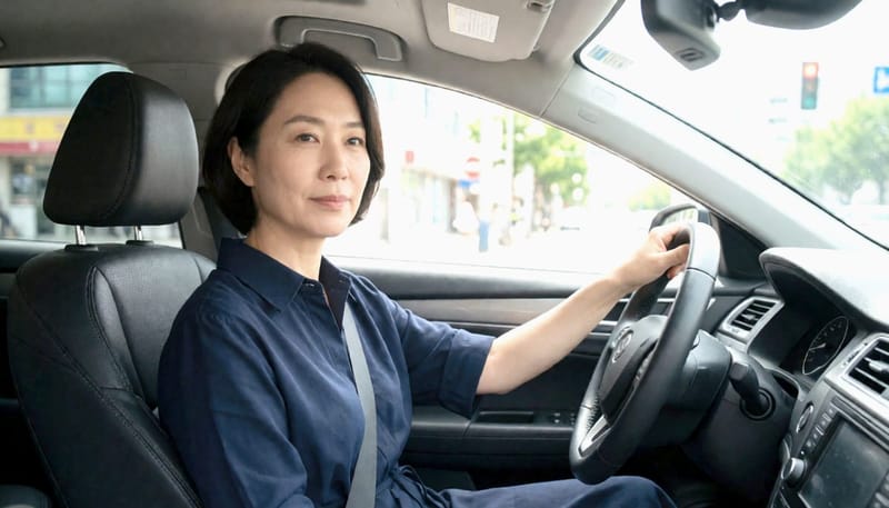 운전 중 반복되는 깜빡 졸음은 수면무호흡을 의심해볼 수 있는 대표적인 적색 신호입니다.
