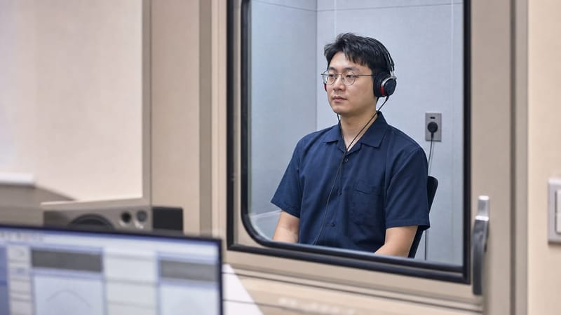 순음청력검사는 방음부스에서 헤드폰을 착용한 채 진행됩니다.