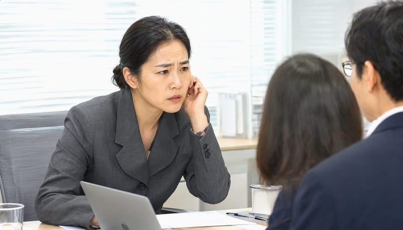 회의 중 되묻는 일이 반복되면 생활 속 불편이 쌓입니다.