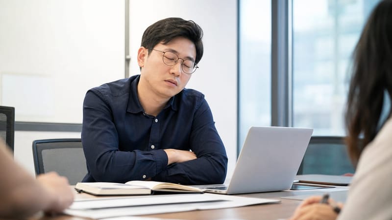 졸음과 집중력 저하는 업무 중 반복되는 실수로 이어질 수 있습니다.