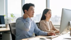 목 뻐근하고 팔까지 저리다면, 목디스크 원인부터 점검해야
