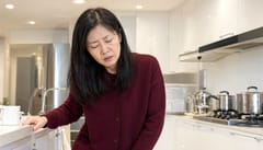 어지럽고 손발 차가운 증상 잦다면 빈혈 의심 식단부터 점검