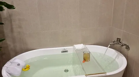 따뜻한 물에 허리 아래만 담갔을 뿐인데 몸과 마음이 살아난다