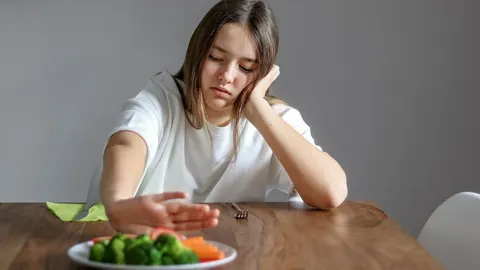 살 빼려다 마음까지 무너진다? 적게 먹으면 우울증 위험↑