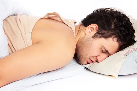 잘못된 자세로 자면, ‘아침 통증’이 습관이 됩니다
