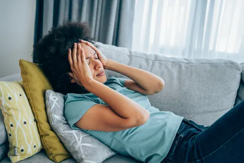 천장이 빙글빙글 도는 어지럼증, 원인은 귀 속에 있을 수 있다