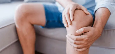 무릎에서 딱딱 소리 난다면, 병원에 가야 할 시점은 따로 있다