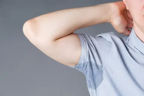 겨울철에도 다한증 증상이 심해지는 이유 체온 조절 이상·자율신경 불균형이 핵심
