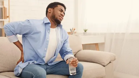 하루 종일 앉아있다면? 당신의 몸이 망가진다! 충격적 진실 공개\"